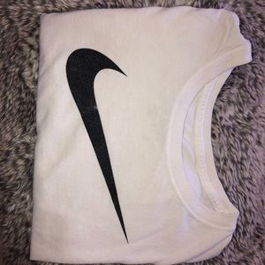 Nike T-Shirt 🖤